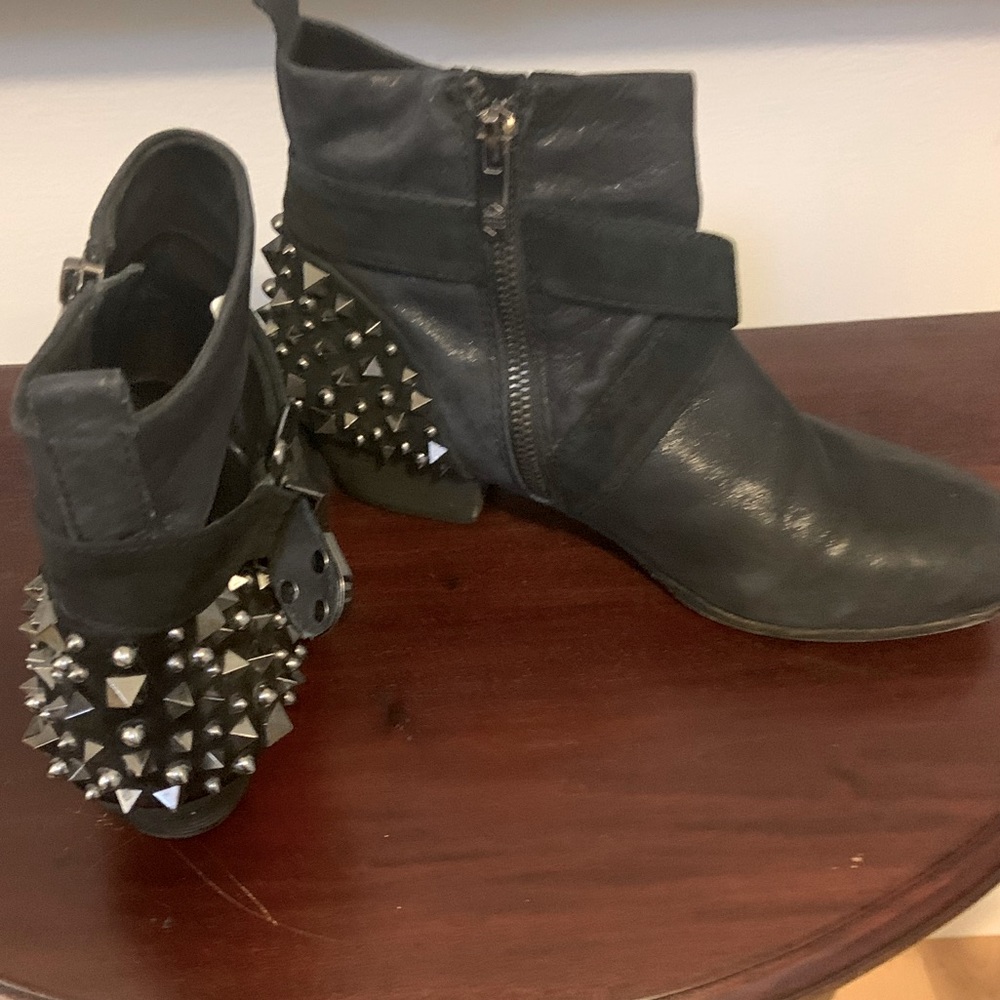 Vince Camuto ankle boots